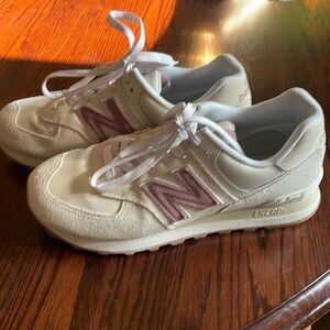 New Balance 574 size 9.